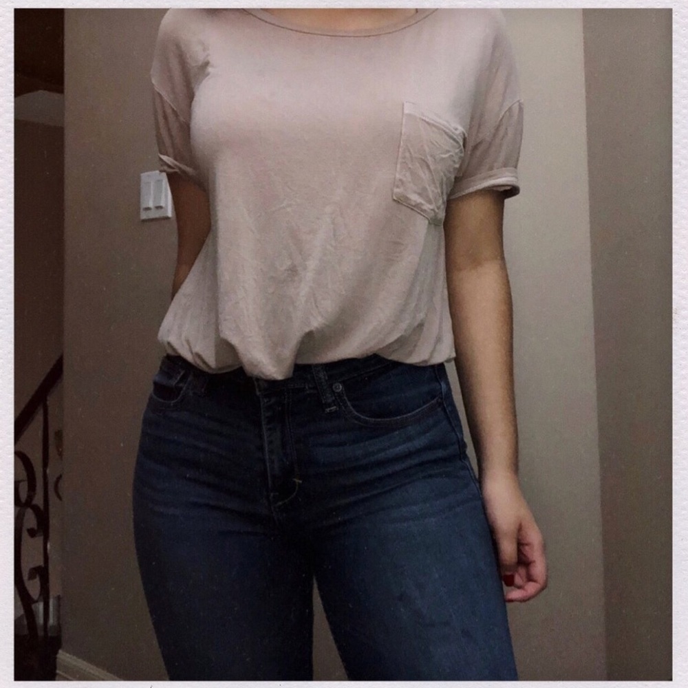 Basic khaki pocket tee shirt